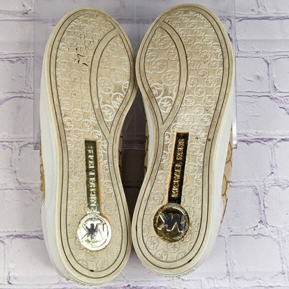 Michael Kors Monogram Jacquard Signature Sneakers - Picture 8 of 12